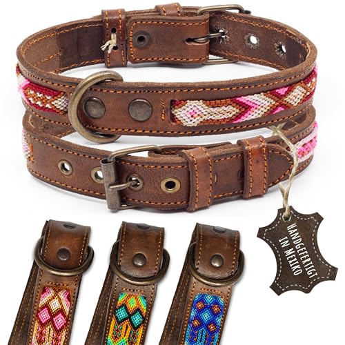 ALTEZAR Lederhalsband Hund - Doppelt Tribal Bestickt Rosa Weiß Pink Braun - Hochwertig verarbeitetes Hundehalsband Leder - Handgemacht in Mexiko - Größe S - Halsband Hund für kleine Hunde Leder breit von ALTEZAR