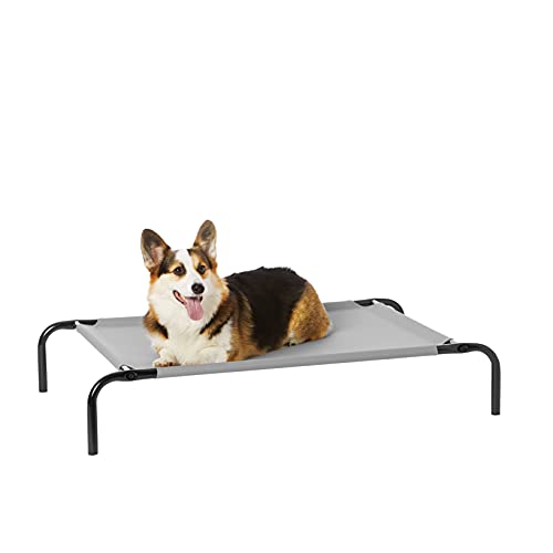 Amazon Basics Kühlendes erhöhtes Hund Haustierbett, M, Grau, L 110 x B 65 x H 19 cm von Amazon Basics