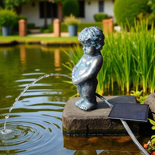 Arnusa Solar Wasserspeier – Teichfigur mit Solarpumpe & Wasserspiel – Gartendeko aus Polyresin in Kupfer-Optik – Solarbrunnen für Gartenteich & Wasserlauf (Junge 11x12x31 cm) von Arnusa