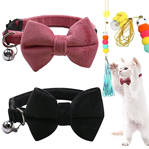 BDSHUNBF 2 Stück Katzenhalsband mit Glocke und Fliege, Katzen Halsbänder mit Sicherheitsverschluss, Verstellbar Kitten Halsbänder, Mit einem Katzenspielzeug (Rosa Schwarz) von BDSHUNBF