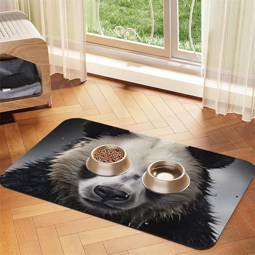 Wasserabsorbierende Kunstleder-Futtermatte mit Panda-Motiv im Wasser, 30 x 45 cm, rutschfeste und langlebige Matte für Katzen- und Hundenäpfe Wasserabsorbierende Kunstleder-Futtermatte mit Panda-Motiv im Wasser, 30 x 45 cm, rutschfeste und langlebige Matte für Katzen- und Hundenäpfe von BOAIHH