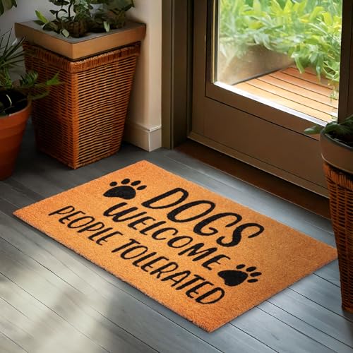 BRUBAKER Fußmatte für Außen und Innen - Dogs Welcome People Tolerated - 45 x 75 cm Hunde Schmutzfangmatte aus 100% Kokos - Wetterfest und rutschfest - Antirutsch Türvorleger für Hundebesitzer BRUBAKER Fußmatte für Außen und Innen - Dogs Welcome People Tolerated - 45 x 75 cm Hunde Schmutzfangmatte aus 100% Kokos - Wetterfest und rutschfest - Antirutsch Türvorleger für Hundebesitzer von BRUBAKER