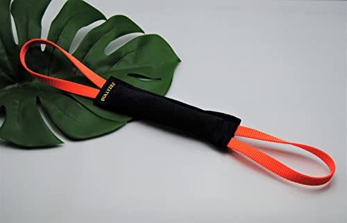 BULLYZEI Beißwurst Leder 20 x 3 cm, 2 Schlaufen in Neon-Orange BULLYZEI Beißwurst Leder 20 x 3 cm, 2 Schlaufen in Neon-Orange von BULLYZEI