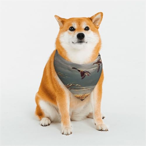 Schal für Hunde oder Katzen, Jagd, fliegende Wildenten, bedrucktes Muster, Haustier-Dreieck-Schal, verschiedene Größen, Haustier-Bandana, Lätzchen, Halstuch Schal für Hunde oder Katzen, Jagd, fliegende Wildenten, bedrucktes Muster, Haustier-Dreieck-Schal, verschiedene Größen, Haustier-Bandana, Lätzchen, Halstuch von BUULOO