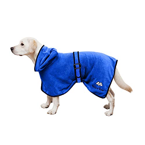 Bella & Balu Hundebademantel aus Mikrofaser + Pfotentuch – Saugfähiger Hunde Bademantel zum Trocknen nach dem Baden, Schwimmen oder Spaziergang im Regen (M | Blau) von Bella & Balu