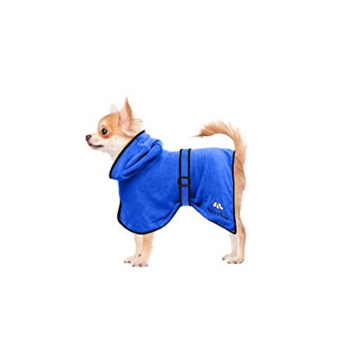 Bella & Balu Hundebademantel aus Mikrofaser + Pfotentuch – Saugfähiger Hunde Bademantel zum Trocknen nach dem Baden, Schwimmen oder Spaziergang im Regen (XS | Blau) von Bella & Balu