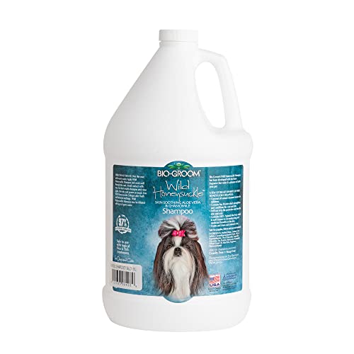 Bio-Groom - Hundeshampoo mit Wild-Geißblatt - Natürlicher Duft aus Aloe Vera und Kamille - Mit Kokosnussöl - Bis zu 1026 Hundewäschen - Badezubehör für Hunde - Tierversuchsfrei - 3,8 L von Bio-groom