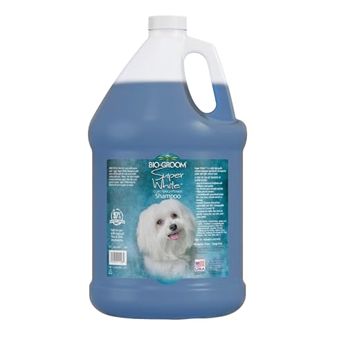 Bio-Groom - Super White Hundeshampoo - Für weißes und helles Fell - Aufhellendes Shampoo - Verleiht dem Fell Glanz - Mit Sojaprotein - 3.8 L von Bio-groom