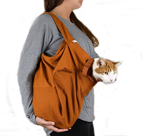 Cat-in-The-Bag Cozy Comfort Tragetasche für Katzen, Größe XL, Karamell, für Fellpflege, Tierarztbesuche, Medikamentenverabreichung, Zahnpflege, Baden, Nageltrimmen und Autoreisen von CAT-IN-THE-BAG COZY COMFORT