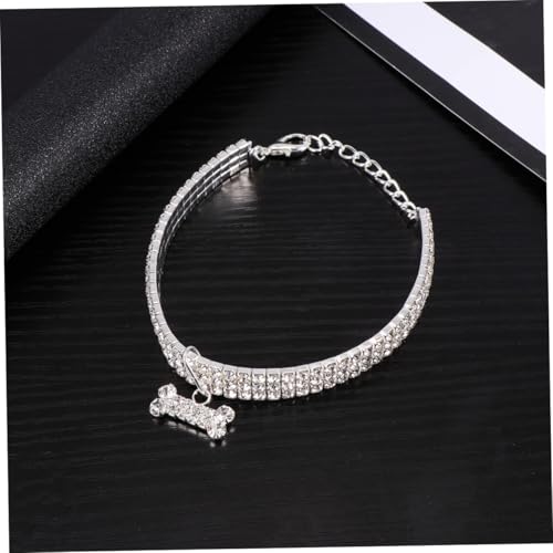 CLISPEED Verstellbares Hundehalsband mit Strahlenden Anhänger Langlebiges Weißes Schmuck Halsband für Kleine Hunde Modisches Zubehör für Spaziergänge und Outdoor Sport CLISPEED Verstellbares Hundehalsband mit Strahlenden Anhänger Langlebiges Weißes Schmuck Halsband für Kleine Hunde Modisches Zubehör für Spaziergänge und Outdoor Sport von CLISPEED