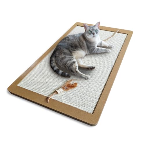 CanadianCat Company | Katzen Kratzbrett - Planky XXL - Kratzteppich Katze | interaktives Katzenspielzeug aus robustem Holz | ca. 70 x 35 cm Kratzfläche | Gesamtgröße ca. 80 x 40 x 2 cm von CanadianCat Company