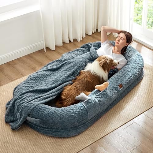 ChiXnuggle Hundebett für Erwachsene – luxuriöses Kunstfell-Hundebett mit tragbarem Griff, orthopädisches Schaumstoffbett mit Decke, 183 x 101 x 25 cm, Graublau von ChiXnuggle