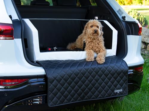 CopcoPet - Travel Bed Hundebett für Kofferraum 90x70x38cm Kunstleder - Kofferraumschutz Hund wasserabweisend & Kratzfest - Anschnallsystem & Schutzdecke - Reisebett Hund Weiß/Schwarz von CopcoPet