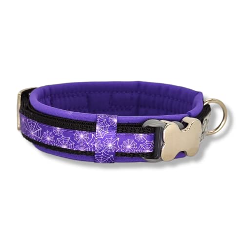 D by E Couture Hundehalsband – Lilac Spiderweb II - gepolstert, verstellbar, 20mm Breite, für kleine Hunde, Handmade (S (ca. 30-36cm)) von D by E Couture