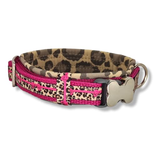 D by E Couture Hundehalsband – Pink Leo Love I - gepolstert, verstellbar, 25mm Breite, für kleine Hunde, Handmade (S (ca. 30-36cm)) von D by E Couture