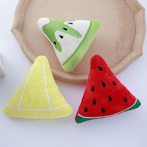 DAFORERAL Hundespielzeug aus Plüsch, Obst-Design, dreieckig, Kristall, Polyester, Kauspielzeug für kleine Hunde und Katzen, weiches quietschendes Haustierspielzeug zum Zahnen und Spielen, 14 x 14 cm DAFORERAL Hundespielzeug aus Plüsch, Obst-Design, dreieckig, Kristall, Polyester, Kauspielzeug für kleine Hunde und Katzen, weiches quietschendes Haustierspielzeug zum Zahnen und Spielen, 14 x 14 cm von DAFORERAL