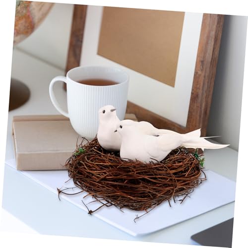 DIKACA Kunstvolles Geflochtenes Rattan Vogelnest mit Weißen Deko tauben Realistisches Vogel Nest Ornament Wetterfestes Nest Deko für Garten Terrasse DIY Handwerk und Fotorequisiten von DIKACA