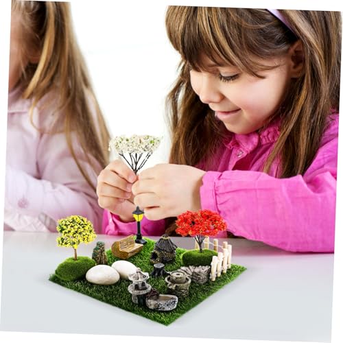 DIKACA Miniaturgarten Deko mit Künstlichem Gras Miniaturbäume und Gartenmöbel Vielseitige Mini Landschaftsfiguren für Puppenhaus und Garten Langlebige Mikro Dekoration DIKACA Miniaturgarten Deko mit Künstlichem Gras Miniaturbäume und Gartenmöbel Vielseitige Mini Landschaftsfiguren für Puppenhaus und Garten Langlebige Mikro Dekoration von DIKACA