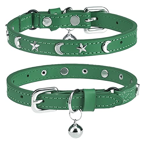 DILLYBUD Lederhalsband für Katzen mit Glöckchen und Sicherheits-Elastikeinsatz – Personalisierbar mit Stern- und Mond-Studs, verstellbare Sicherheitsverschluss-Halsbänder für kleine und große Katzen von DILLYBUD