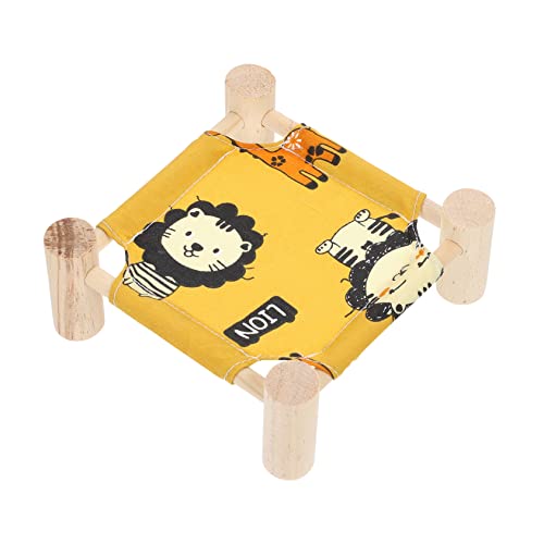 DINHEAROM 1Stück Atmungsaktive Hamster Hängematte mit Holzständer Gemütliches Haustierbett für Kleine Wie Meerschweinchen und Chinchilla zu Platzieren und Bequem Stilvolles DINHEAROM 1Stück Atmungsaktive Hamster Hängematte mit Holzständer Gemütliches Haustierbett für Kleine Wie Meerschweinchen und Chinchilla zu Platzieren und Bequem Stilvolles von DINHEAROM