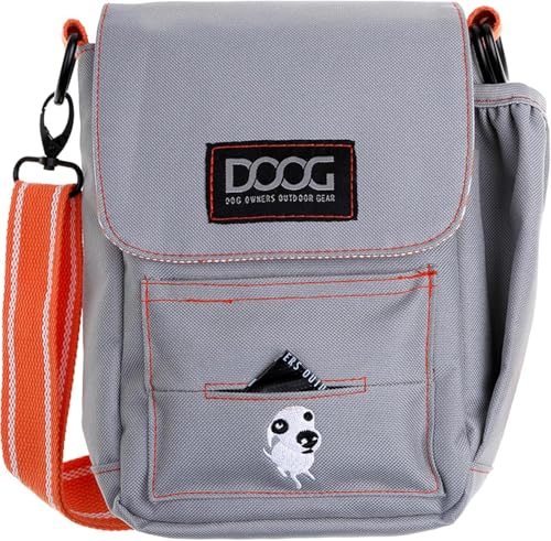DOOG - Große Umhängetasche mit wasserdichtem Futter, Wasserflaschen-/Tennisballhalter und Kotbeutelhalter, Grau mit Orange (SB01) von DOOG