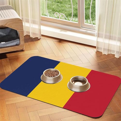 Hundematte mit Flagge des Tschads, Hundematte für Futter und Wassernapf, Wasserspendermatte, Hundezubehör Hundematte mit Flagge des Tschads, Hundematte für Futter und Wassernapf, Wasserspendermatte, Hundezubehör von DUWAA
