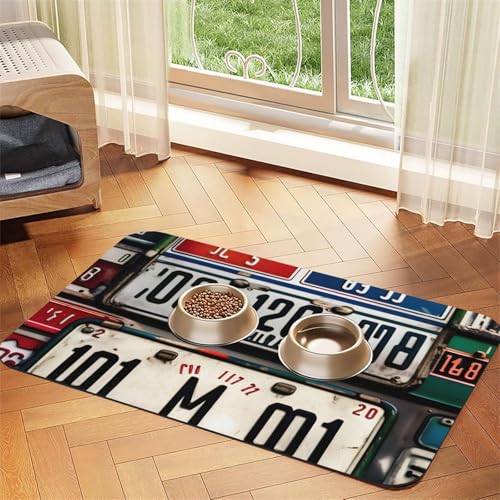 Hundematte mit altem Nummernschild-Druck, Hundematte für Futter und Wassernapf, Wasserspendermatte, Hundezubehör Hundematte mit altem Nummernschild-Druck, Hundematte für Futter und Wassernapf, Wasserspendermatte, Hundezubehör von DUWAA