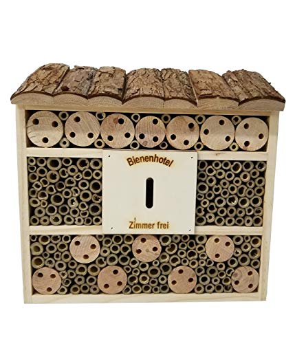 Dehner Natura Premium Insektenhotel Andrena, Insektenhaus / Nistkasten für Bienen/Schmetterlinge/Käfer, ca. 29.5 x 9.5 x 28.5 cm, Kiefern-, Tannenholz/Bambus/Sperrholz, natur Dehner Natura Premium Insektenhotel Andrena, Insektenhaus / Nistkasten für Bienen/Schmetterlinge/Käfer, ca. 29.5 x 9.5 x 28.5 cm, Kiefern-, Tannenholz/Bambus/Sperrholz, natur von Dehner