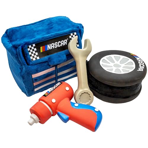 design LAB, Inc. NASCAR Hundespielzeug-Set mit Latex-Rennwagen, Plüsch-Werkzeugkasten und Schlagschrauber, Zerrspielzeug für Hunde, interaktives quietschendes Hundespielzeug mit Leckerli-Fächern und design LAB, Inc. NASCAR Hundespielzeug-Set mit Latex-Rennwagen, Plüsch-Werkzeugkasten und Schlagschrauber, Zerrspielzeug für Hunde, interaktives quietschendes Hundespielzeug mit Leckerli-Fächern und von Design LAB Inc.