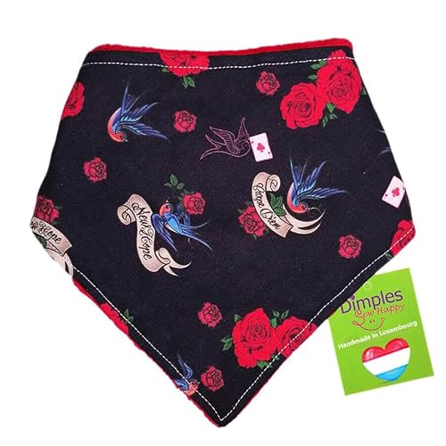 Dimples Hundehalstuch - Schwalben und Rosen schwarz rot - Halstuch für kleine mittlere und Grosse Hunde Welpen und Katzen - Rockabilly Rock and Roll Hunde Accessoire 30cm von Dimples - Sew Happy