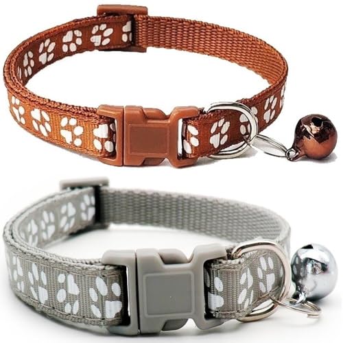 Doggie Style Store Halsbänder für kleine Hunde, Welpen, Katzen, Kätzchen, Pfotenabdruck, Nylon, mit Glöckchen, zwei Farben, Braun und Grau, 2 Stück Doggie Style Store Halsbänder für kleine Hunde, Welpen, Katzen, Kätzchen, Pfotenabdruck, Nylon, mit Glöckchen, zwei Farben, Braun und Grau, 2 Stück von Doggie Style Store