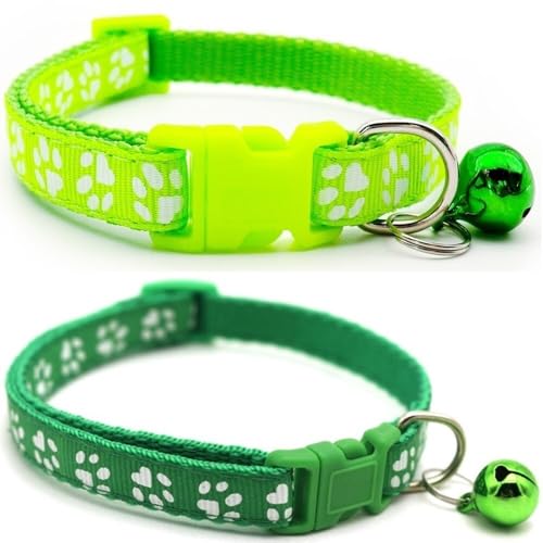 Doggie Style Store Halsbänder für kleine Hunde, Welpen, Katzen, Kätzchen, Pfotenabdruck, Nylon, mit Glöckchen, zwei Farben, Hellgrün und Grün, 2 Stück Doggie Style Store Halsbänder für kleine Hunde, Welpen, Katzen, Kätzchen, Pfotenabdruck, Nylon, mit Glöckchen, zwei Farben, Hellgrün und Grün, 2 Stück von Doggie Style Store