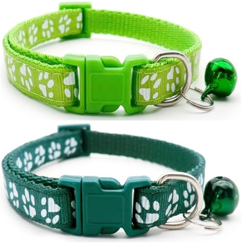 Doggie Style Store Halsbänder für kleine Hunde, Welpen, Katzen, Kätzchen, Pfotenabdruck, Nylon, mit Glöckchen, zweifarbig, Limettengrün und Dunkelgrün, 2 Stück Doggie Style Store Halsbänder für kleine Hunde, Welpen, Katzen, Kätzchen, Pfotenabdruck, Nylon, mit Glöckchen, zweifarbig, Limettengrün und Dunkelgrün, 2 Stück von Doggie Style Store