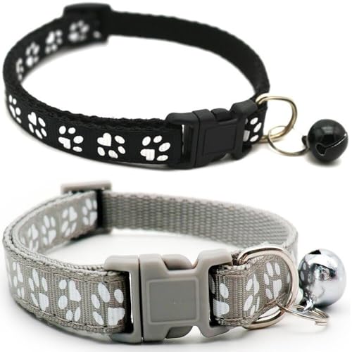 Doggie Style Store Halsbänder für kleine Hunde, Welpen, Katzen, Kätzchen, Pfotenabdruck-Design, Nylon mit Glöckchen, 2 Farben, Schwarz und Grau, Doppelpack Doggie Style Store Halsbänder für kleine Hunde, Welpen, Katzen, Kätzchen, Pfotenabdruck-Design, Nylon mit Glöckchen, 2 Farben, Schwarz und Grau, Doppelpack von Doggie Style Store