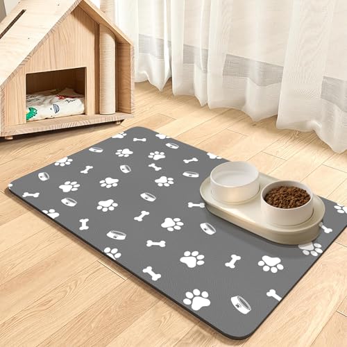 Dolic Pet Feeding Mat, Haustier-Fütterungsmatte – Saugfähige Unterlage für Futter (Hellgrau-Mehrfache Pfoten, 44.5 x 71 cm) von Dolic
