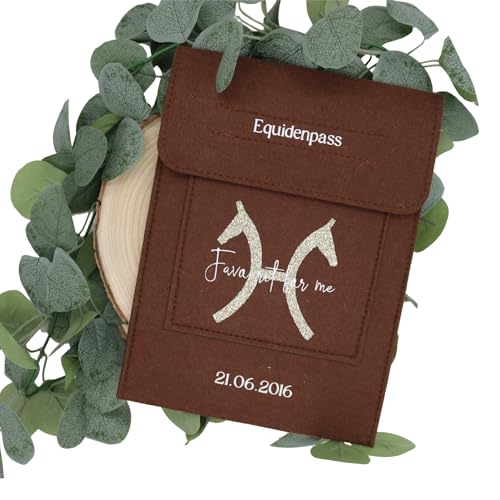 Personalisierbare Equidenpasshülle aus robustem Polyester-Filz – mit Brandzeichen & Namen – Geschenk für Reiter & Pferdebesitzer – sichere Dokumentenhülle für Pferdepass & A5-Papiere Personalisierbare Equidenpasshülle aus robustem Polyester-Filz – mit Brandzeichen & Namen – Geschenk für Reiter & Pferdebesitzer – sichere Dokumentenhülle für Pferdepass & A5-Papiere von Equimour