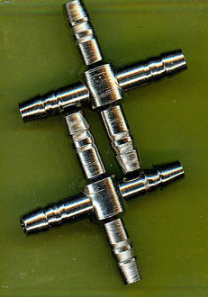 2 Stück 4-Wege Verteiler / Luftkreuz Metall - 4/6 mm von Europet