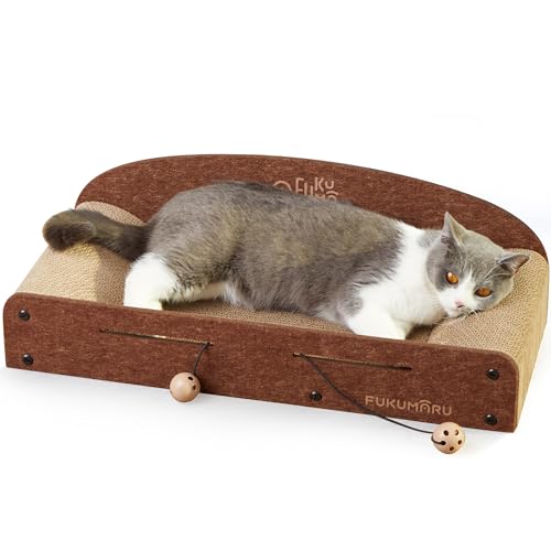 FUKUMARU Kratzbrett Katzen, 66CM langlebiges Kratzpappe und Filz, große Liege, 2 wendbare Katzenkratzpads für Katzen, recycelbares Katzenkratzbett aus Wellpappe mit Glockenballspielzeug, Karamellfarbe von FUKUMARU