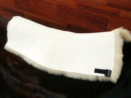 Förster-Fellnest Echt Lammfell Sattelunterlage, Unterlage für Schabracke, Satteldecke, Sattelpad. Ergibt mit den vorhandenen Decken EIN schönes Sattelkissen zur Druckentlastung und Klimatisierung von Ewbob