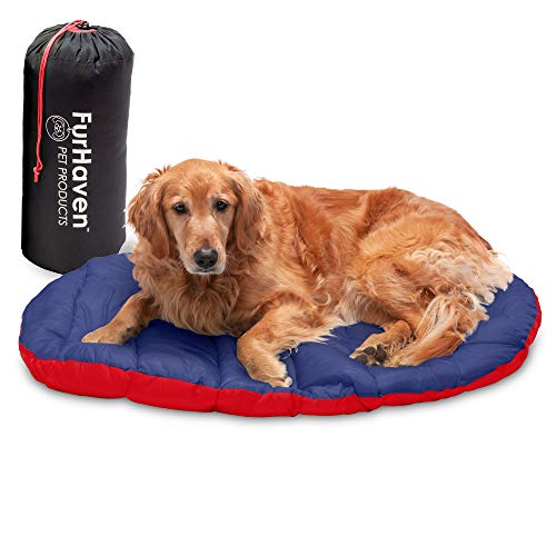 Furhaven Outdoor-Reise-Hundebett für große/mittelgroße Hunde mit Tragetasche, waschbar und faltbar, ideal für Kisten und Zwinger, Trail-Welpe, Reisekissenmatte mit Packsack, Feuerrot/True Blue, Größe von Furhaven