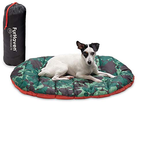 Furhaven Outdoor-Reise-Hundebett für kleine Hunde mit Tragetasche, waschbar und faltbar, ideal für Kisten und Zwinger – Trail Pup Reisekissenmatte mit Packsack – orange-tarngrün (Paprika/Camo-Paw), von Furhaven