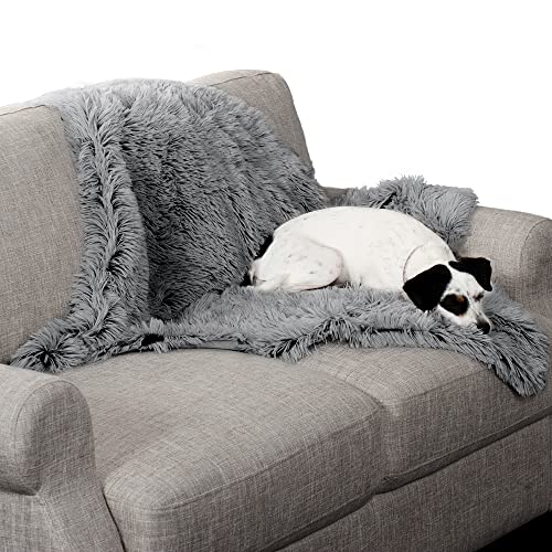 Furhaven Medium Waterproof Calming Plush Long Faux Fur & Velvet Dog Blanket, Washable - Gray, Medium von Furhaven