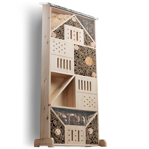 GARDIGO® Insektenhotel Groß XXL Stehend | Insektenhaus 115 cm hoch | Nistkasten für Wildbienen Florfliegen Marienkäfer und Schmetterlinge | Gefüllt mit Bambusröhrchen Holzwolle Kiefernzapfen von Gardigo