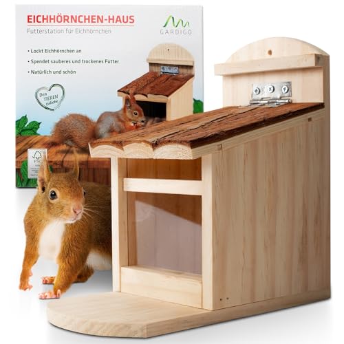 GARDIGO® Eichhörnchen Futterhaus aus Holz I Stabiles Holz mit Rindendach I Wetterfeste Futterstelle zum Aufhängen I Geschütztes Glas I Futterspender zum Eichhörnchen füttern I Nussspender von Gardigo