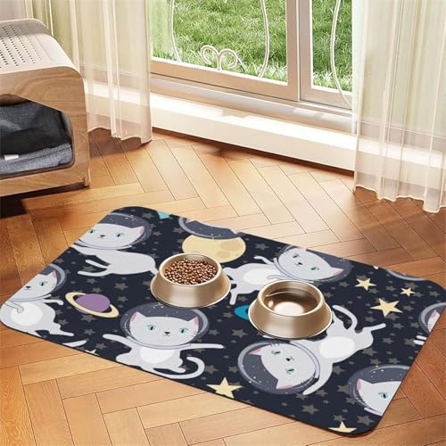 Lustige Katzen-Astronauten-Aufdruck, Haustierfuttermatte, saugfähig, rutschfest, PU-Leder, Futtermatte für Hunde und Katzen, Gummiunterseite Lustige Katzen-Astronauten-Aufdruck, Haustierfuttermatte, saugfähig, rutschfest, PU-Leder, Futtermatte für Hunde und Katzen, Gummiunterseite von GaxfjRu