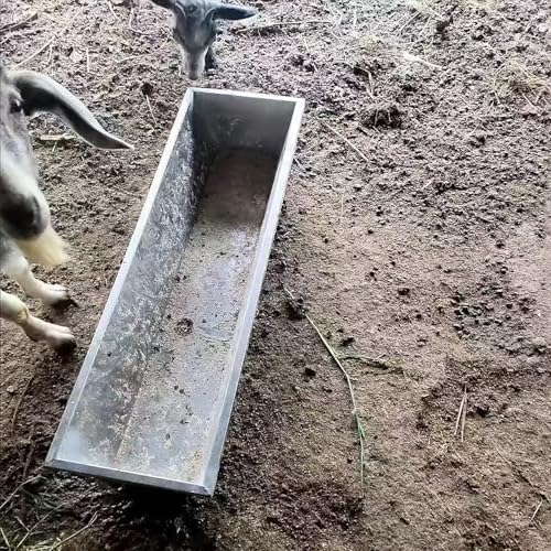Haltbare Futtertrog für Heu und Futter, wetterfestes Design für Schaffarmen und Ställe Haltbare Futtertrog für Heu und Futter, wetterfestes Design für Schaffarmen und Ställe von Generisch