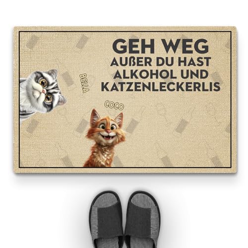 Geschenke Mall Personalisierte Fussmatte - Lustiger Spruch Über Alkohol Und Katzenleckerlis - Fussmatte Mit Namen, Geschenke fussmatte, Fussmatte Selbst Gestalten (2 Katzen) von Geschenke Mall