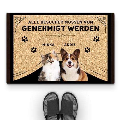 Geschenke Mall Personalisierte Fußmatte - Unser Haus Unsere Menschen - Fussmatte Mit Namen, Fussmatte Personalisiert Familie (6 Haustiers) von Geschenke Mall