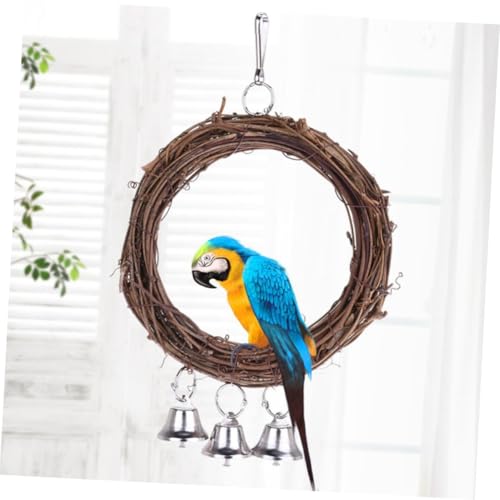 HOLIDYOYO Papageien Schaukelring aus Rattan mit Glöckchen Stehendes Vogelspielzeug für Käfigvögel Fördert Balance und Koordination Robustes Kletterspielzeug für Zufällige Zufällige Farbe HOLIDYOYO Papageien Schaukelring aus Rattan mit Glöckchen Stehendes Vogelspielzeug für Käfigvögel Fördert Balance und Koordination Robustes Kletterspielzeug für Zufällige Zufällige Farbe von HOLIDYOYO