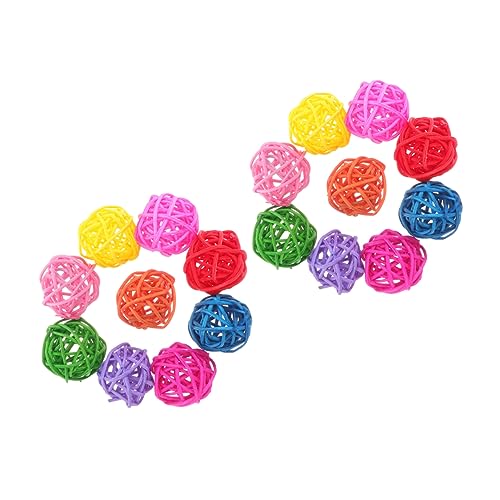 HYTROVE 20 Stück Rattan Kauspielzeug für Vögel Bunte Papageien Kau Bälle DIY Zubehör für Kleine Tiere Zahnpflege für Kleintiere für Wellensittiche und Nymphensittiche HYTROVE 20 Stück Rattan Kauspielzeug für Vögel Bunte Papageien Kau Bälle DIY Zubehör für Kleine Tiere Zahnpflege für Kleintiere für Wellensittiche und Nymphensittiche von HYTROVE
